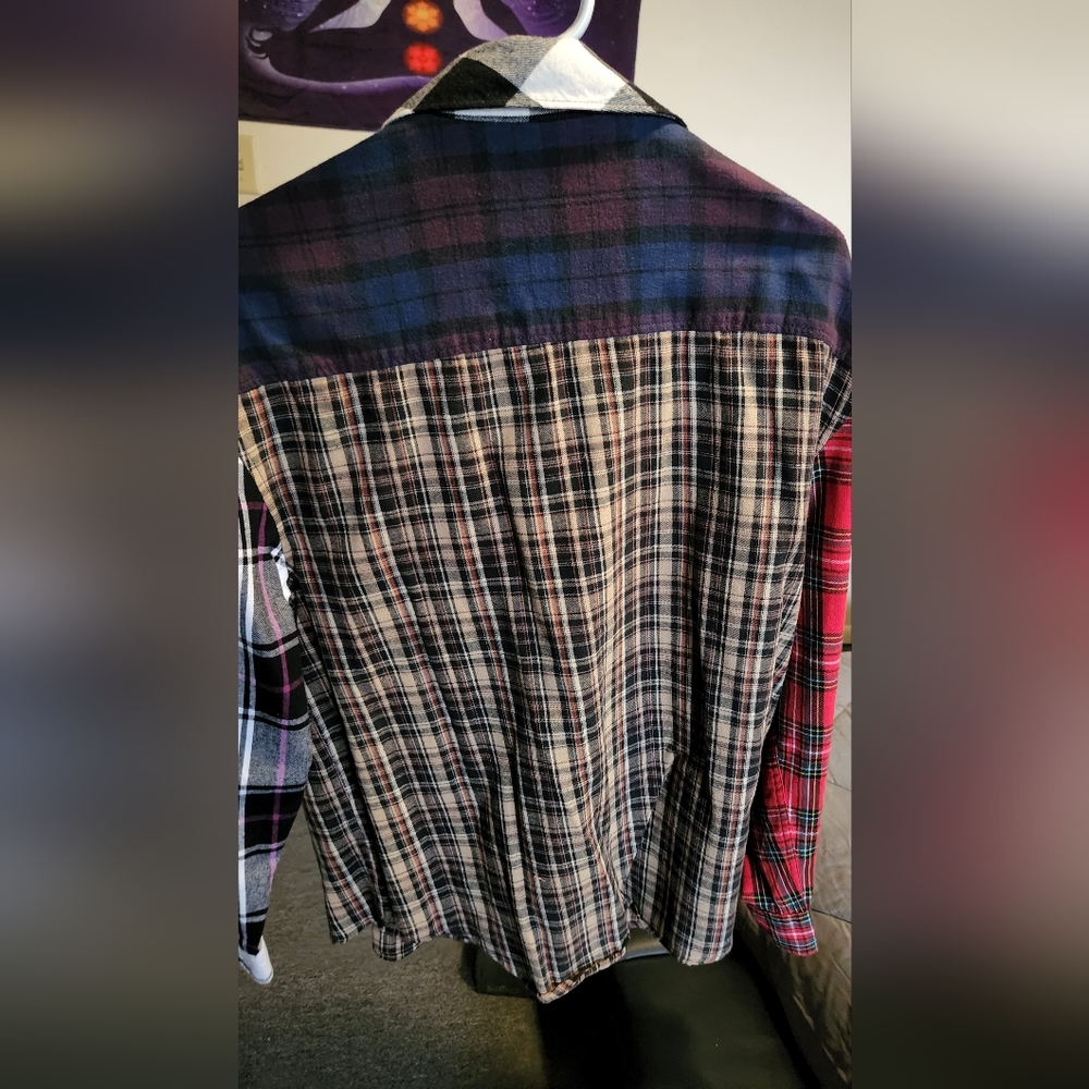 Button up - Picture 2 of 2